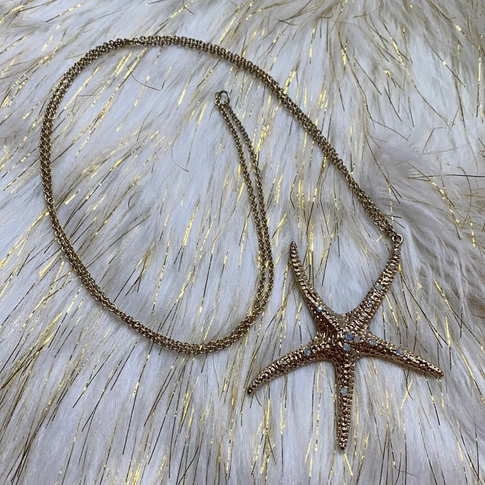 ⭐️🌊 Costume jewelry gold Starfish necklace ⭐️ 🌊